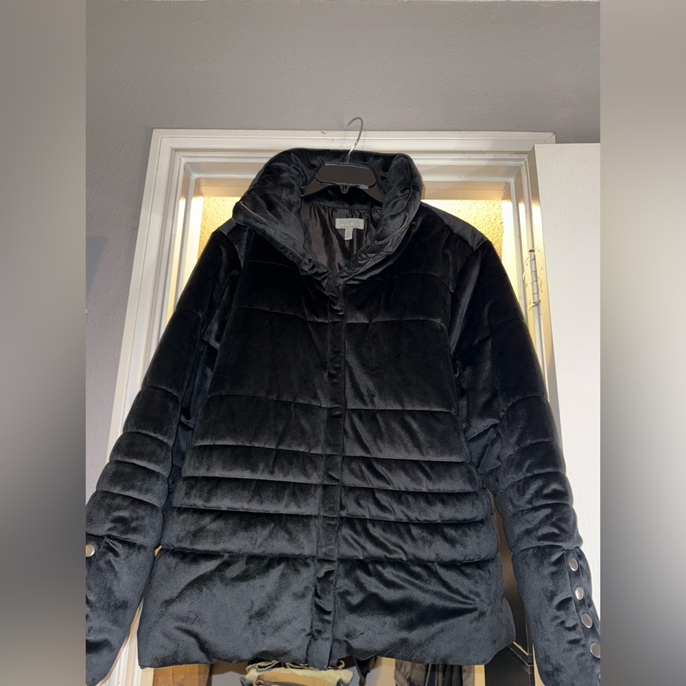 “PLUS SIZE” SOPHIA VERGARA Women's Black Puffer Jacket